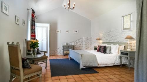 Le Barroux Bed & Breakfast | La Ferme Des Belugues