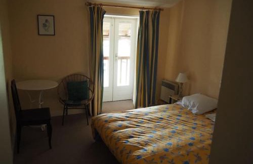 Certines House | La ferme du château - Maison familiale spacieuse