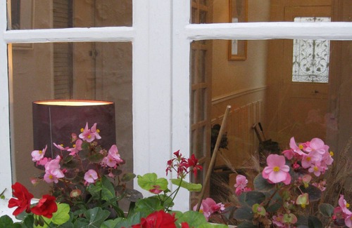 Moret-sur-Loing House | La Ferme de Montmartre in a Medieval Village