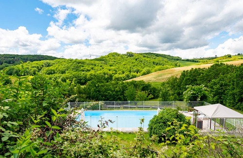 Puycalvel Apartment | La Ferme, Gîtes for 8 people