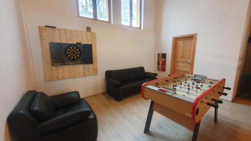 Travexin House | LA FERME LES DIGITALES bain nordique, billard