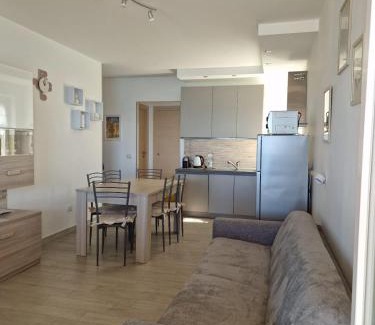 Ospedaletti Apartment | La finestra sul golfo