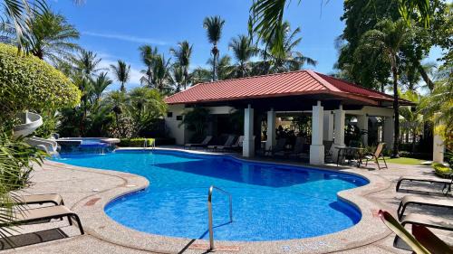 Barrio Los Villalobos Apartment | La Flor beach Condos