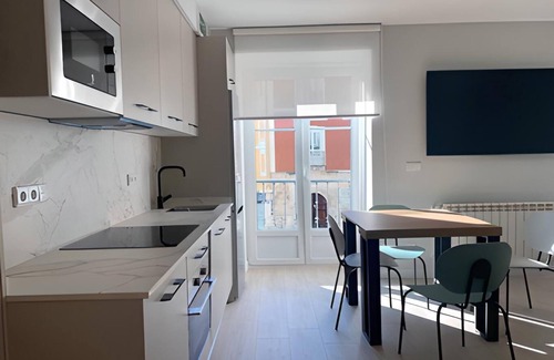 Burgos Apartment | La Flora Fountain Suite Apartment