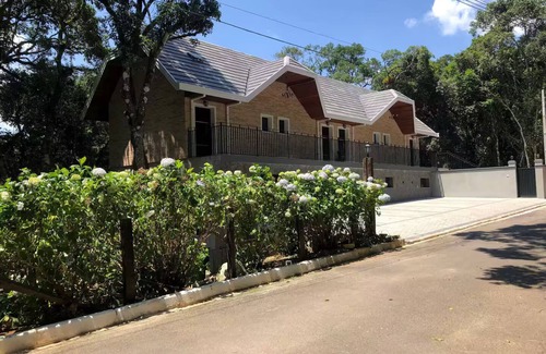 Campos do Jordao RV Rental | La Floresta Suit 8