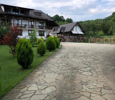 Varbilau House | La Foisor