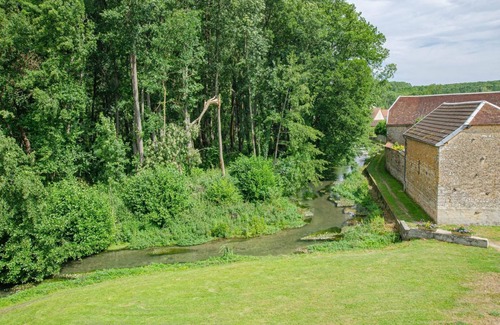 Jully-sur-Sarce House | La Fontaine Saint Louis