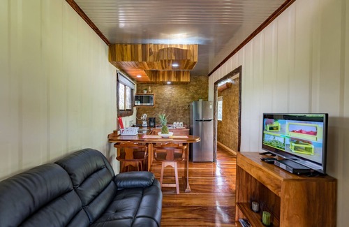 La Fortuna Villa | La Fortuna Couples Getaway with private hot tub!