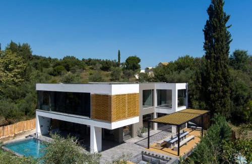 Corfu Town Villa | La Fortuna Villa - Award Winning Luxury Villa Close to Corfu Town