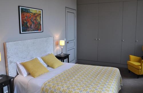 Beychac-et-Caillau House | La France - Gite Chateau