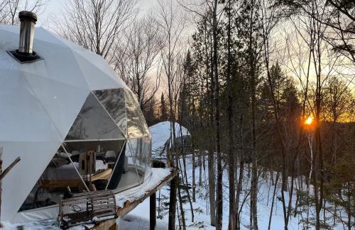 Mauricie Ski Chalet | La générale Sherman, Expérience hébergement le luxe sauvage avec vue et jacuzzi