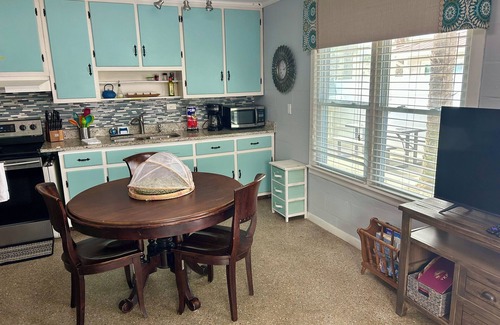 Kiska Beach Cottage | La Gabriella - Sunnyside Breeze Cottage/Walking Distance to Laguna Beach