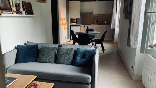 Charolles Apartment | La Garçonnière II