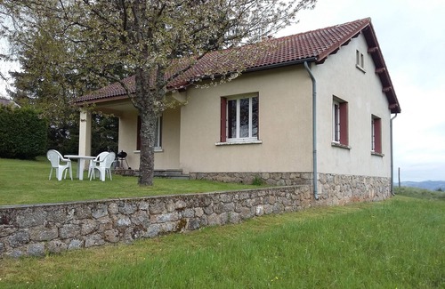 Fontanes House | la gardille les pine independent house with land in lozere