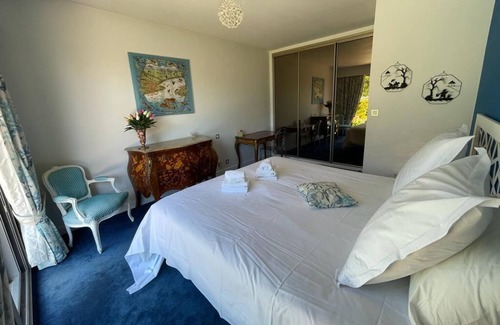 Merceuil House | La Genterine, house with swimming pool