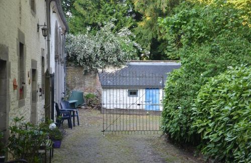 Ragnies Bed & Breakfast | La Gentilhommière du Château de Ragnies
