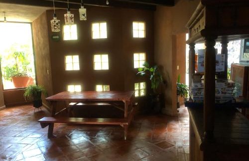 Tzintzuntzan Cabin | La Gloria de Los Ángeles