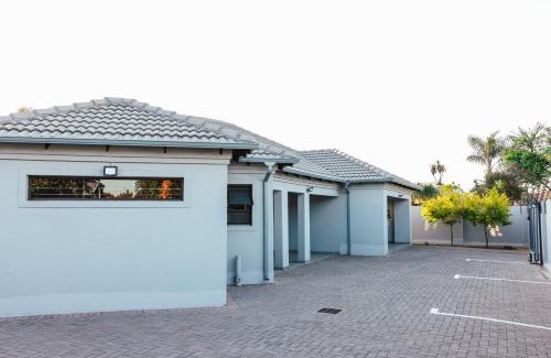 Kempton Park House | La Grace