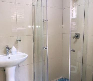 Emfuleni House | La Gracia Guesthouse