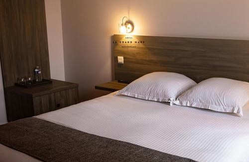 Conches-en-Ouche Hotel | La Grand Mare
