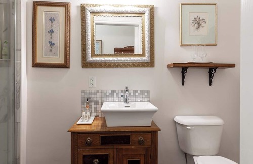 Stratford Apartment | La Grande Chambre Stone Maiden Inn