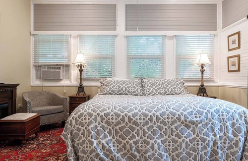Stratford Apartment | La Grande Chambre Stone Maiden Inn
