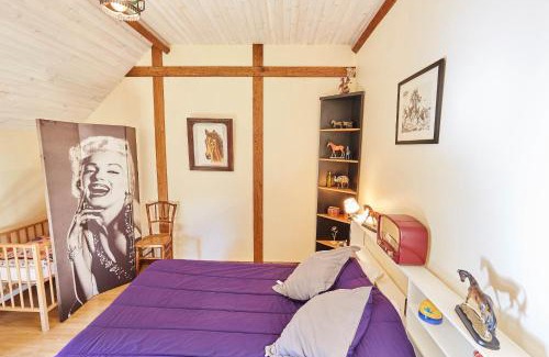 Perriers-en-Beauficel Bed & Breakfast | La Grande Mardelle - "La Grange"