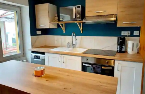 Riorges Apartment | La "grande" Rochette Appartement Rooftop & Jacuzzi