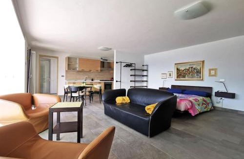 Solto Collina Apartment | La Grande Terrazza