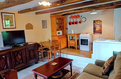 Melrand House | LA GRANGE A CONVERTED BARN IN THE BEAUTIFUL HAMLET OF TALROCH