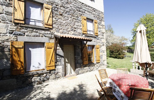 Olloix Cottage | La Grange aux Ayres gîte "Cerise" 5 places