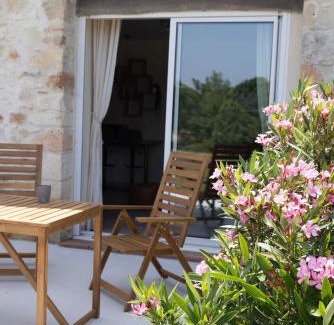 Monsempron-Libos House | La Grange aux Cyprès, maison d'hôtes de charme