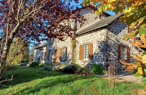 Vic-sur-Cere Bed & Breakfast | La Grange de Lily