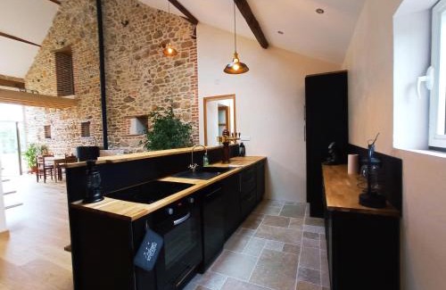 Saint-Angel House | La Grange de Marie à St Angel - Magnifique Grange Rénovée en loft pour 1 à 6 pers