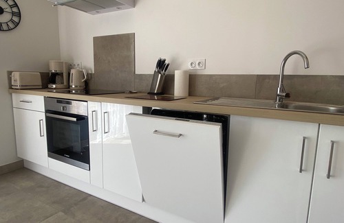 Drulhe House | La Grange du Contour Renovated house with terrace - 2 bedrooms, 1 bathroom, separate WC