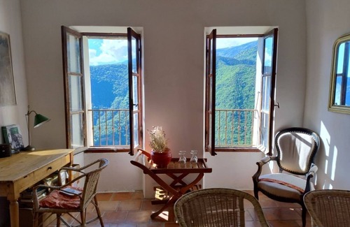 Sigale Apartment | La Grange: duplex apartment overlooking the valley in a typical Pays Niçois village