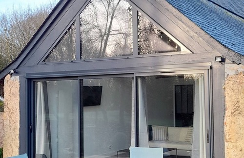 Saint-Sauveur-de-Flee House | La Grange - Guest house in Anjou Bleu