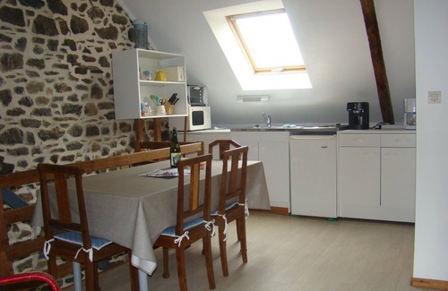 Henanbihen Apartment | La Grange - Studio in an old Breton longère made of local stones