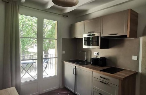 Velleron Apartment | La Grangette