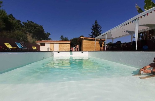 Langoiran House | La Guinguette Maison Isolée Piscine Chauffée, Terrain de Boule 23 Couchages