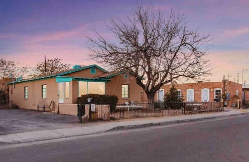 West Old Town House | La Hacienda: 4BR Historic Adobe in Old Town