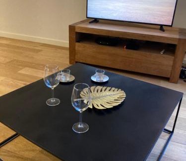 Saint - Aubin - Dupuy Apartment | La halle aux grains