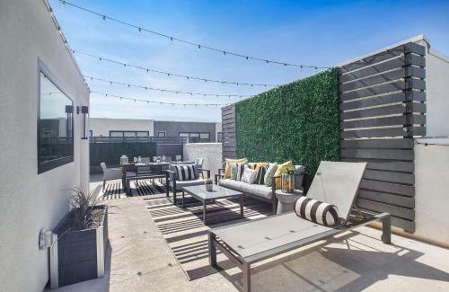 Central San Pedro House | LA Harbor Home with Private Rooftop near #DTLA