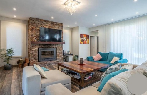 Pinamar House | LA HERRADURA CON PISCINA