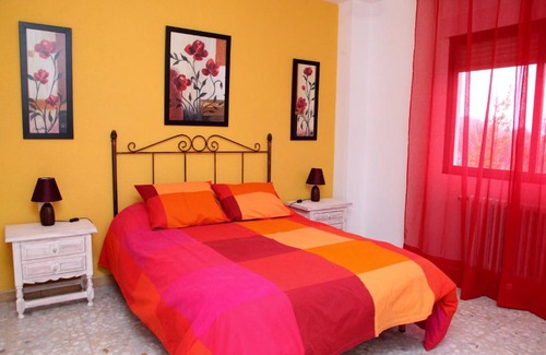 Cuevas del Valle House | La Hojarasca