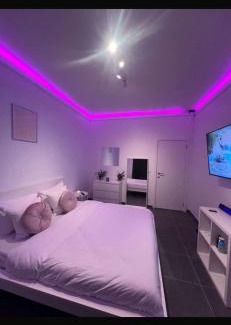 Jemeppe-sur-Meuse Apartment | La home White Jacuzzi