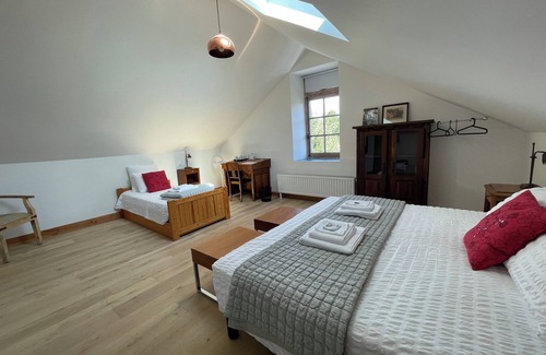 Le Pellerin Bed & Breakfast | La Houache paper room