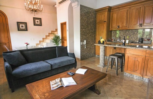 Casco Viejo Apartment | La Isabela Suites