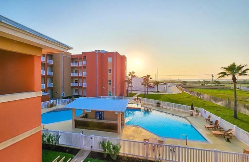 South Padre Island Apartment | La Isla Condominiums #C105