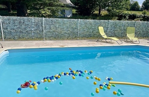 Laroque-d'Olmes Apartment | La Janounine, charming studio in a private park with swimming pool.